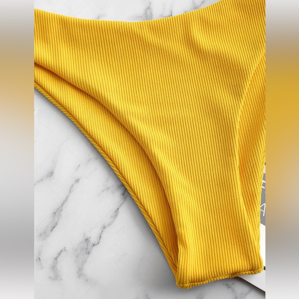 Women's Two Piece Padded Yellow Bikini Set swimming suit NWT Size L - Picture 4 of 4